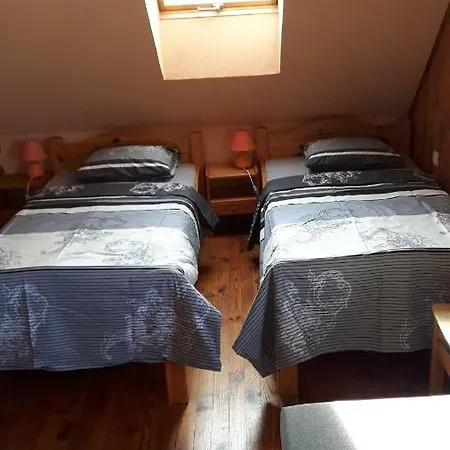 约恩 - 伊艾维纳斯旅馆 招待所